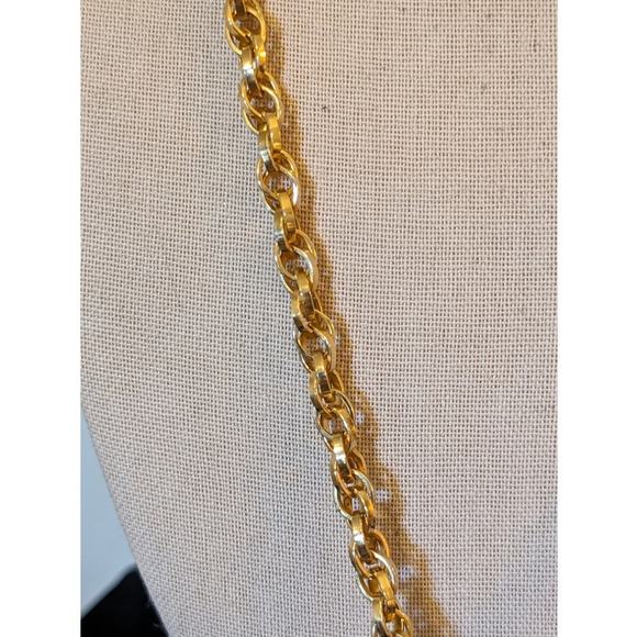 60s to 70s Mod Style Round Disk Cut Out Pendant Chunky Chain Gold Tone Necklace - Picture 4 of 8